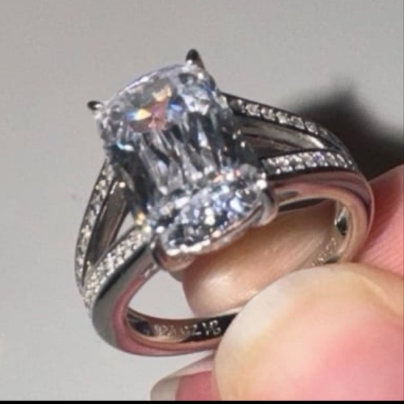 925 Sterling Silver Solitaire Ring - Picture 2 of 9